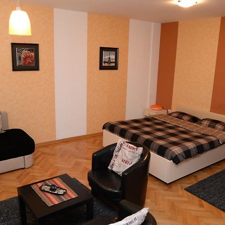 Exclusive Central Apartments Szkopje Szoba fotó