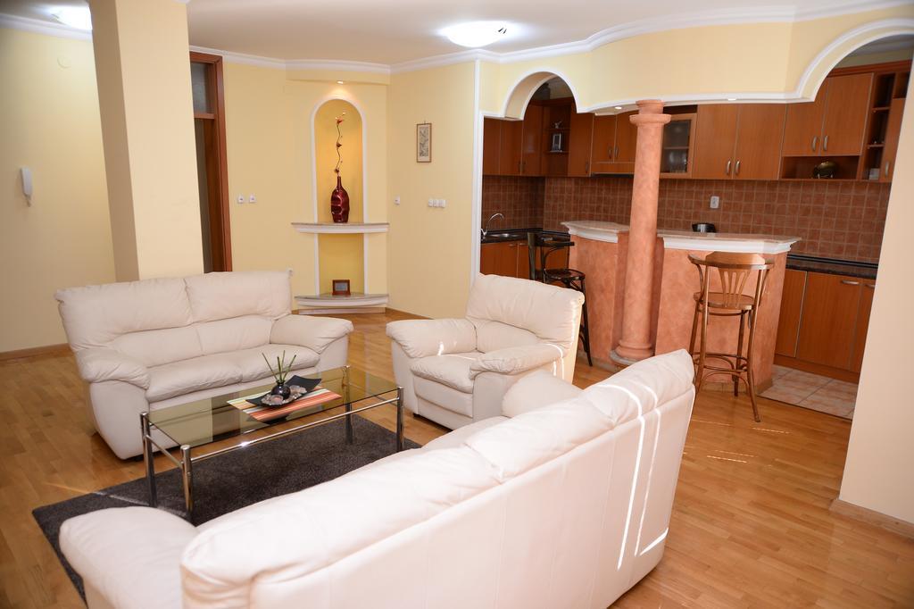 Exclusive Central Apartments Szkopje Kültér fotó