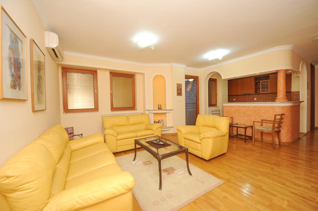 Exclusive Central Apartments Szkopje Kültér fotó