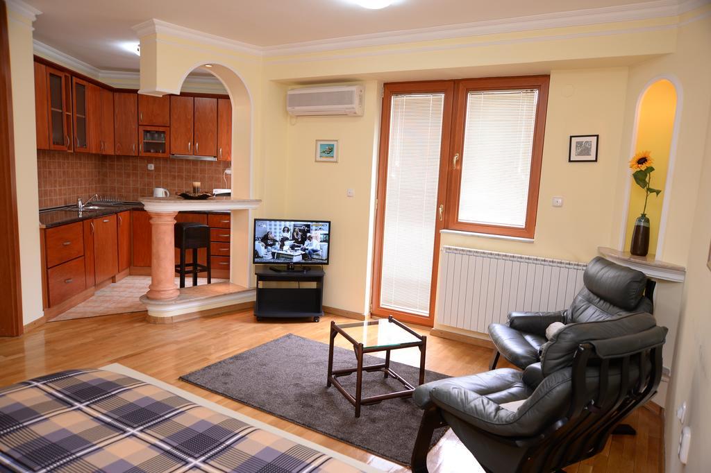 Exclusive Central Apartments Szkopje Kültér fotó