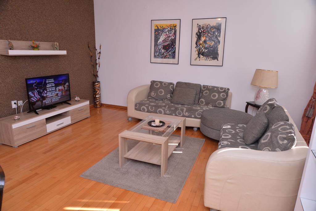 Exclusive Central Apartments Szkopje Kültér fotó
