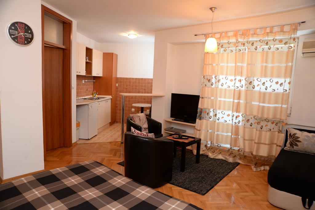Exclusive Central Apartments Szkopje Kültér fotó