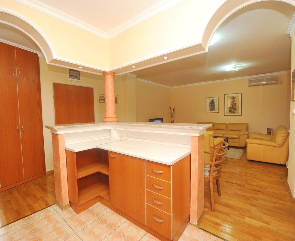 Exclusive Central Apartments Szkopje Kültér fotó