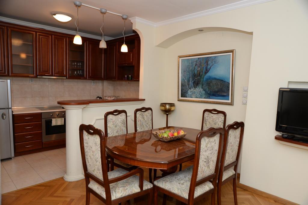 Exclusive Central Apartments Szkopje Kültér fotó