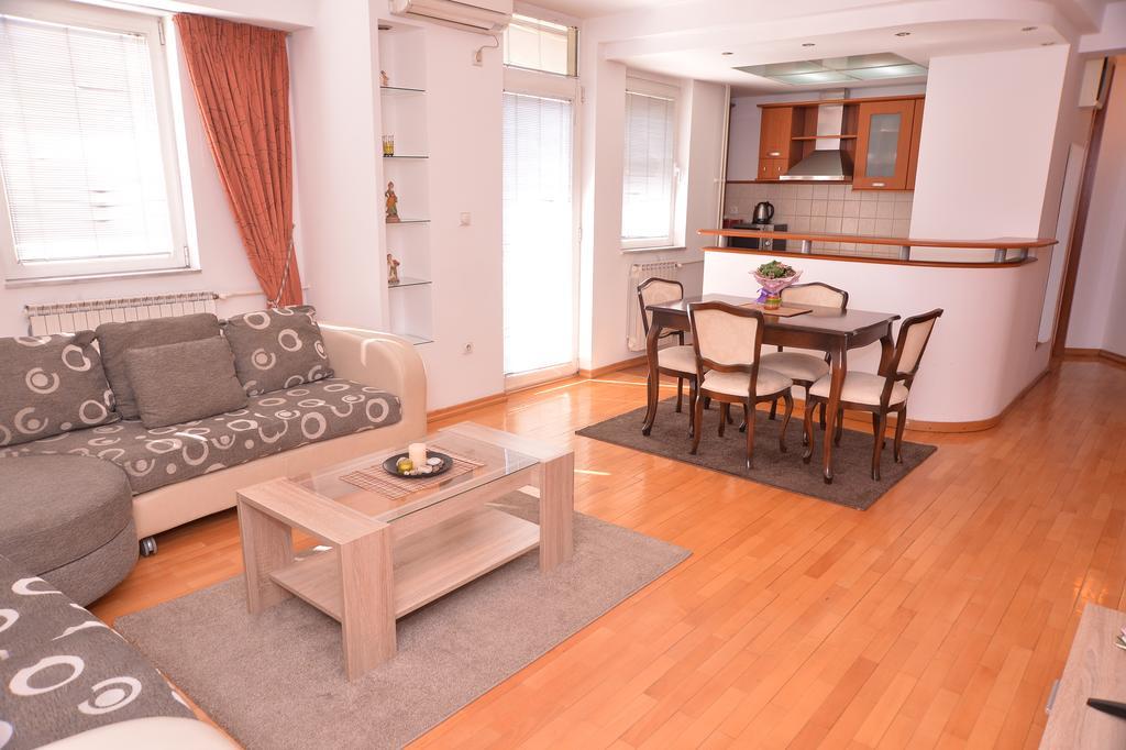Exclusive Central Apartments Szkopje Kültér fotó